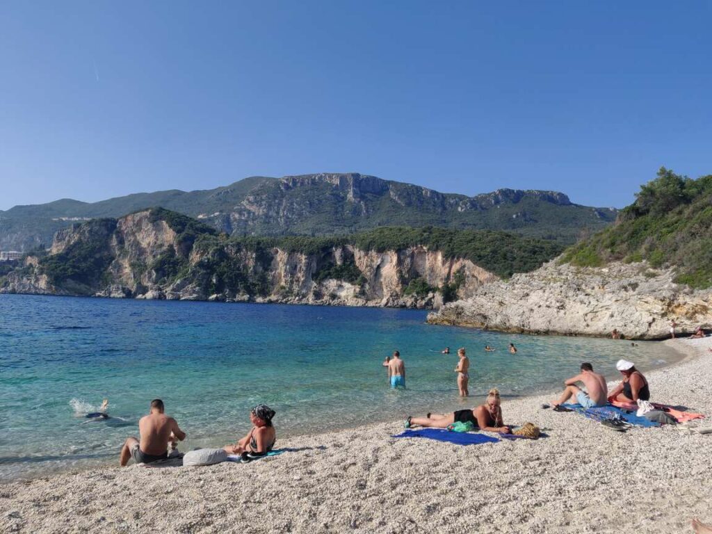 plage paleokastritsa corfou grece baie